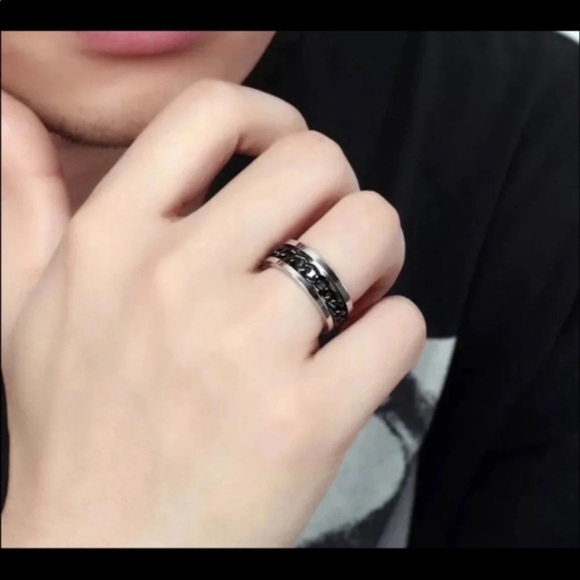NEW Men’s Black Chain Spinner Ring Silver Stainless Steel Jewelry 8mm Wide - Picture 3 of 6
